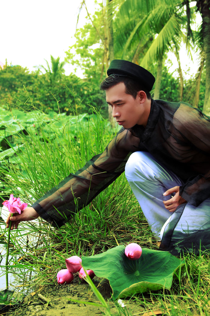 Leo Quốc Việt h&oacute;a ch&agrave;ng Thơ đ&oacute;n Xu&acirc;n